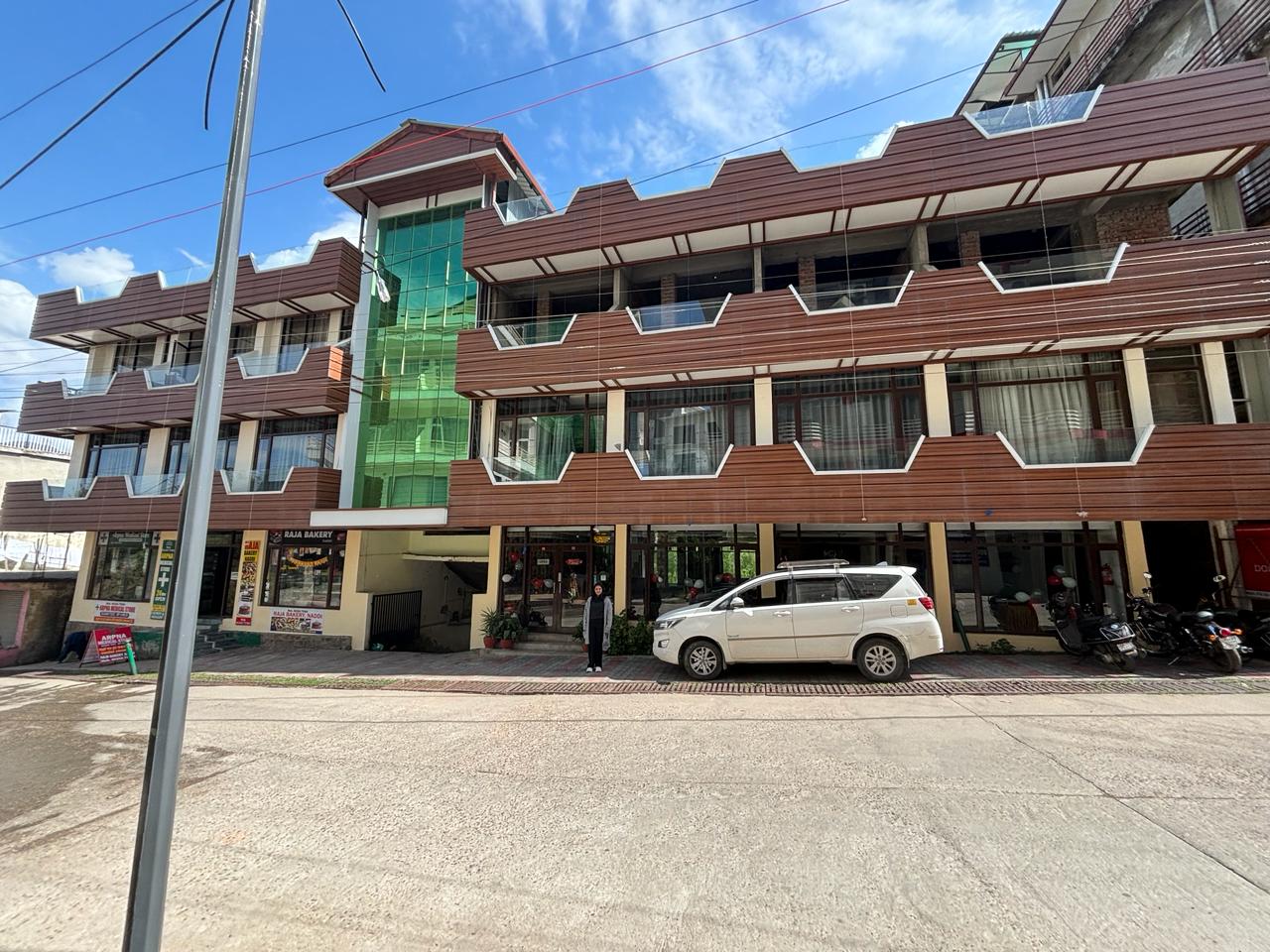 Hotel Bob's n Barley
