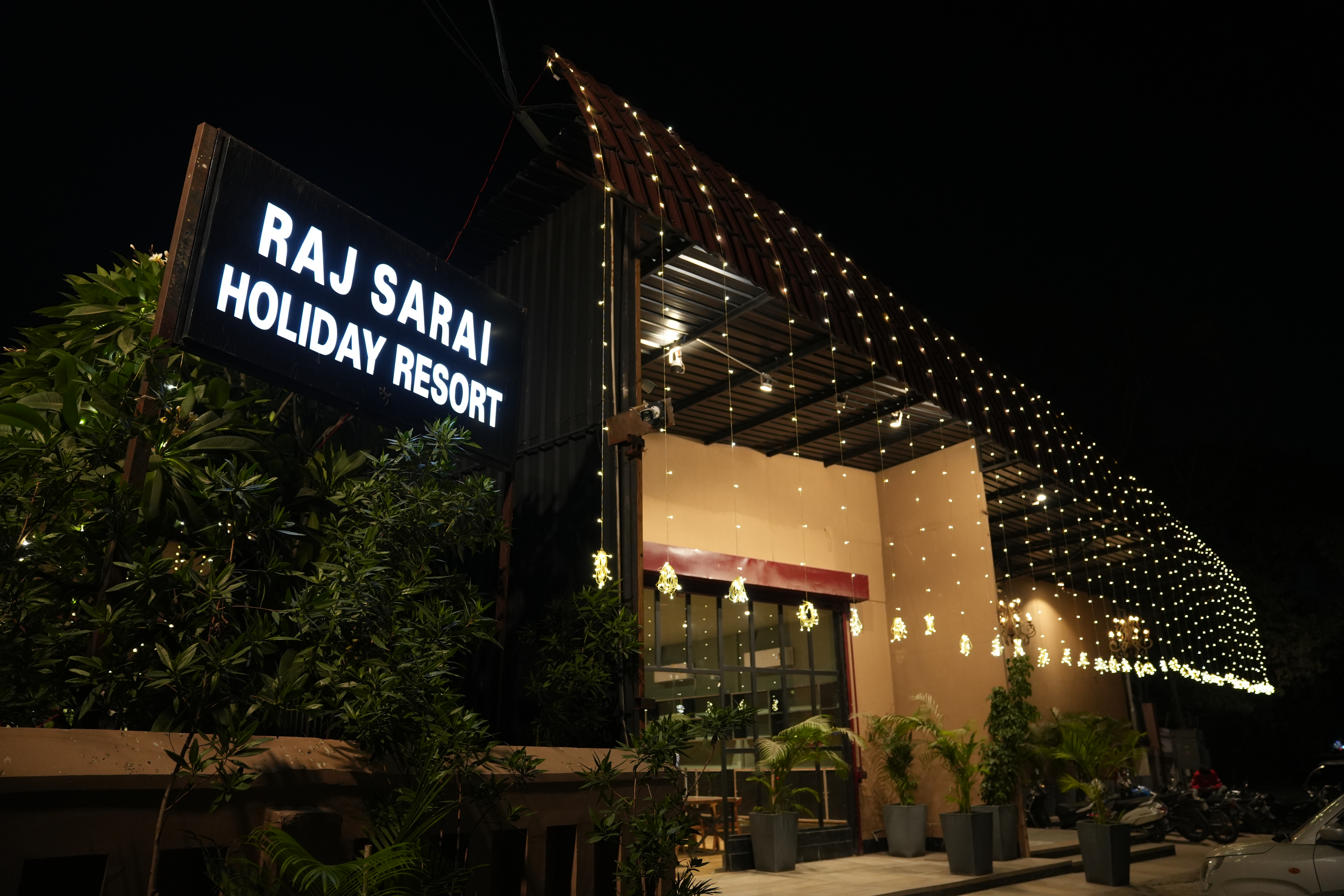 Hotel Raj Sarai